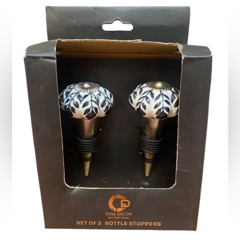 Casa Decor Set of 2 Bottle Stoppers Black & White Floral Wine Corks Bar NEW